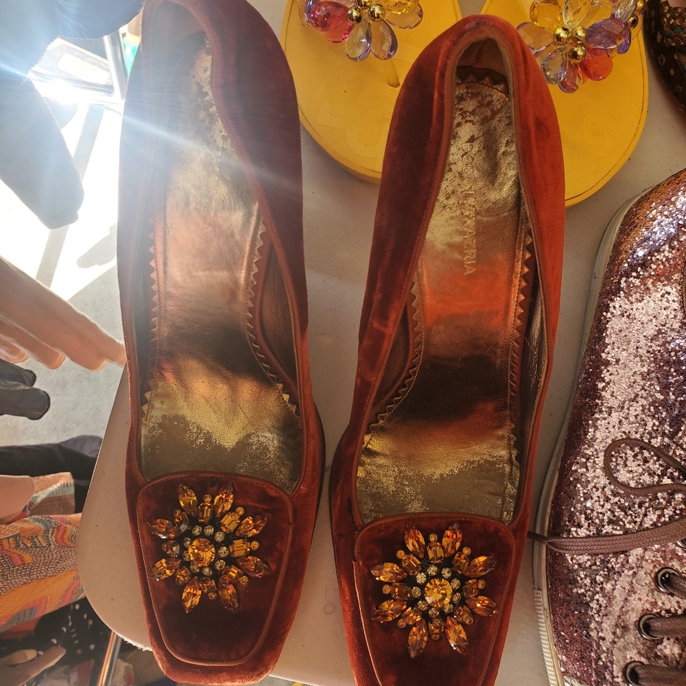 BCBG Maxazria Velvet burnt orange Heels